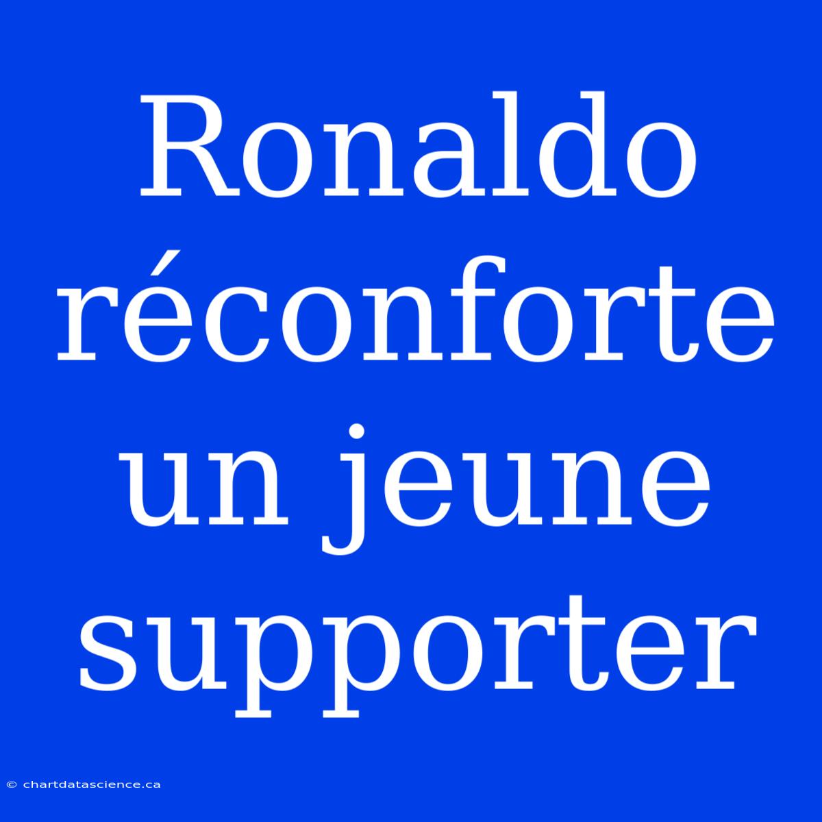 Ronaldo Réconforte Un Jeune Supporter